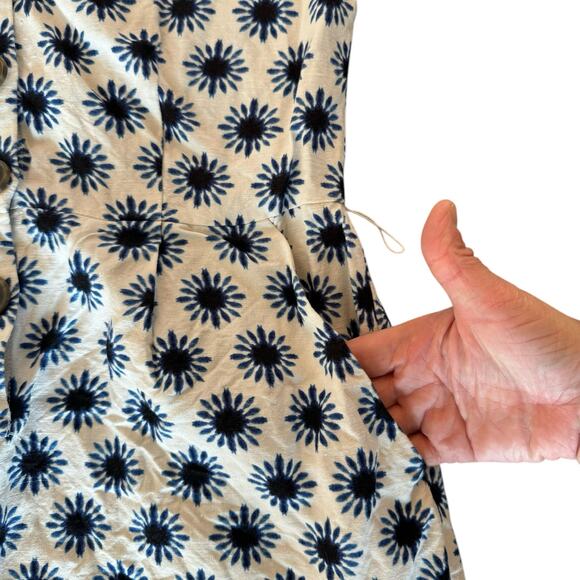 LOFT Women's Linen Blend Flutter Sleeve Shorts Romper White and Navy - Size 2 - Picture 6 of 10